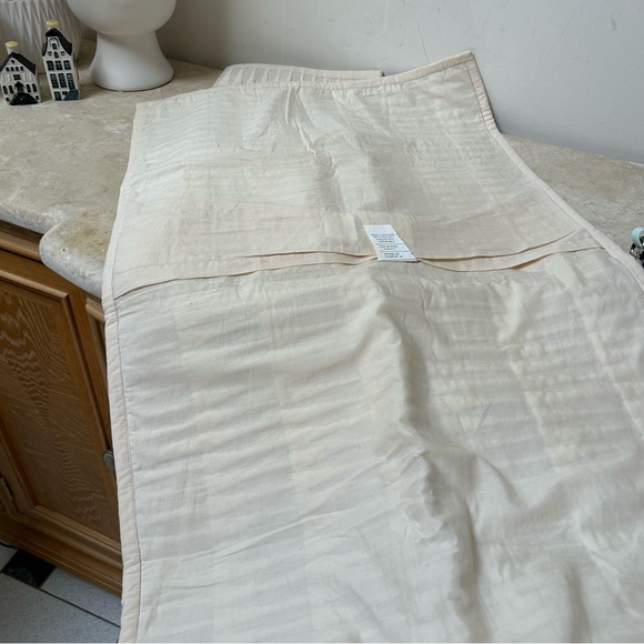 Crate & Barrel Cream and Beige Quilted embroidered design King Pillow shams NWOT - Picture 4 of 7